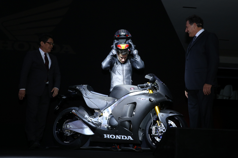Illustration for article titled 2015 Honda RC213V-S: It Really Is A MotoGP Bike With A License Plate